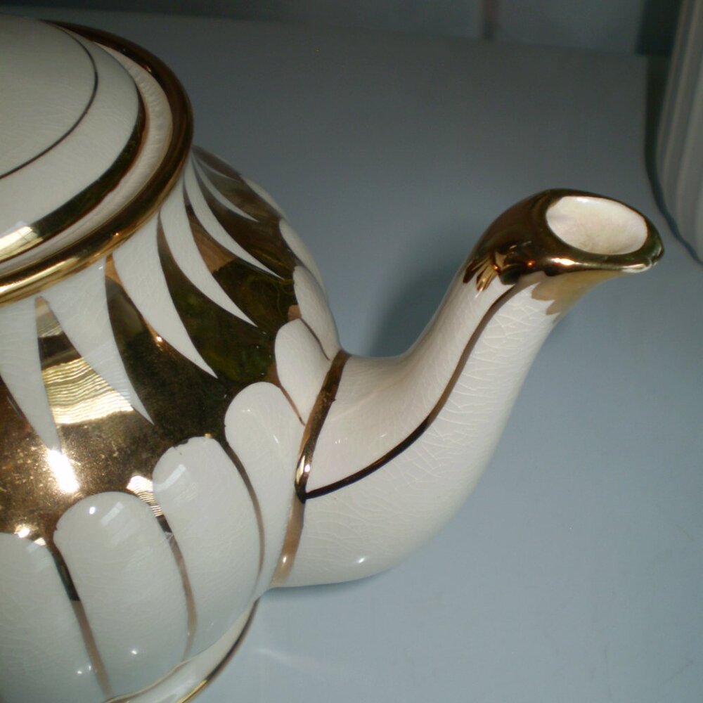 VINTAGE SADLER GOLD/WHITE ENGLISH TEAPOT WITH LABEL #3441 - Picture 5 of 5